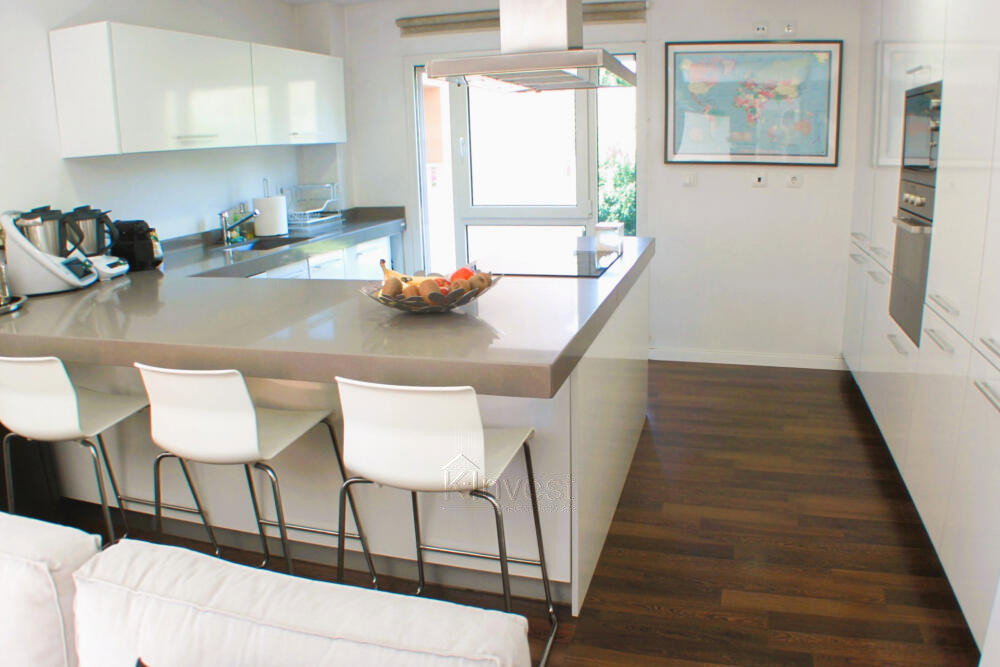Apartamento T1 como Novo, Excelentes Áreas, Garagem, Elevador e Varanda — foto 5