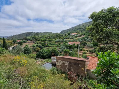 Terreno com Casa para Recuperar - Malhada Quente, Monchique