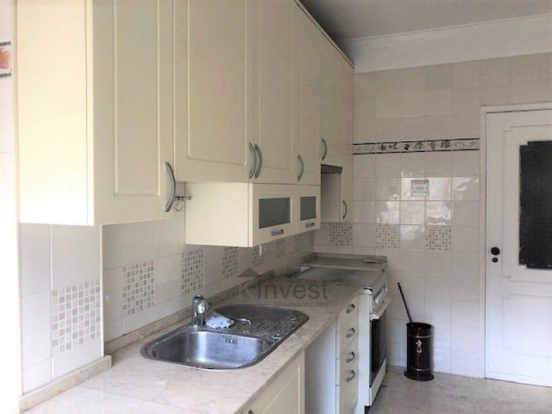 Apartamento T2 no centro de Algés