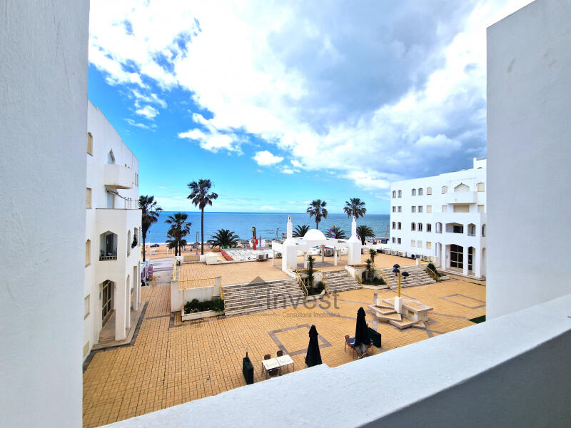 Apartamento T2 com Garagem e Vista Mar - Quarteira