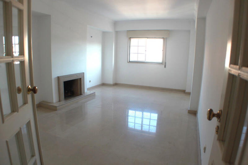 Apartamento T3 para Arrendar em Loures (centro)